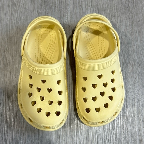 Rubber heart cut out slip on sandals - Picture 1 of 7